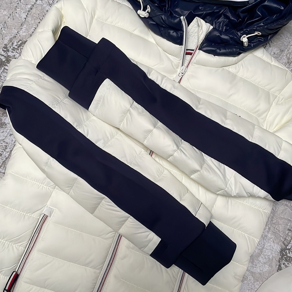 Lightweight Packable Puffer - image 7